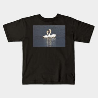 Swan love heart Kids T-Shirt